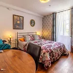 Maison Bergoun Bed & Breakfast 3*