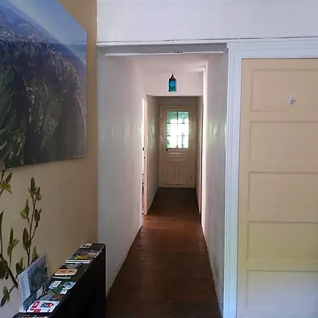 לינה וארוחת בוקר Maison Bergoun