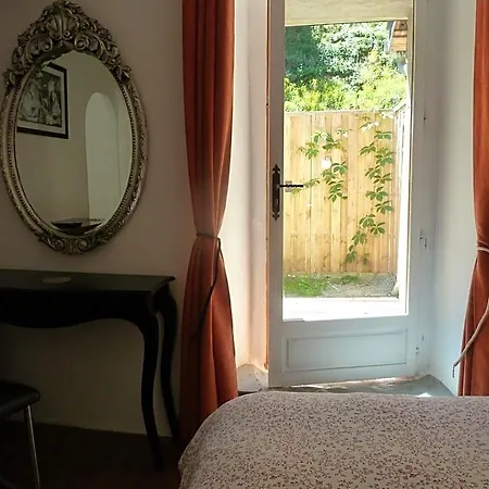 לינה וארוחת בוקר Maison Bergoun Borce